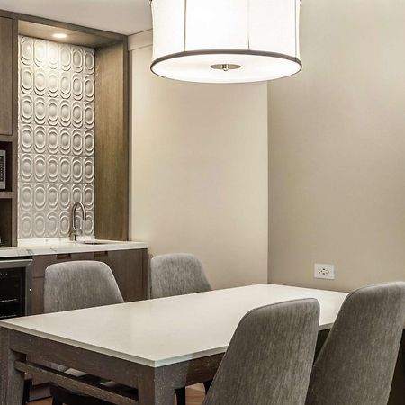 Hilton Grand Vacations Club Chicago Magnificent Mile Hotell Exteriör bild