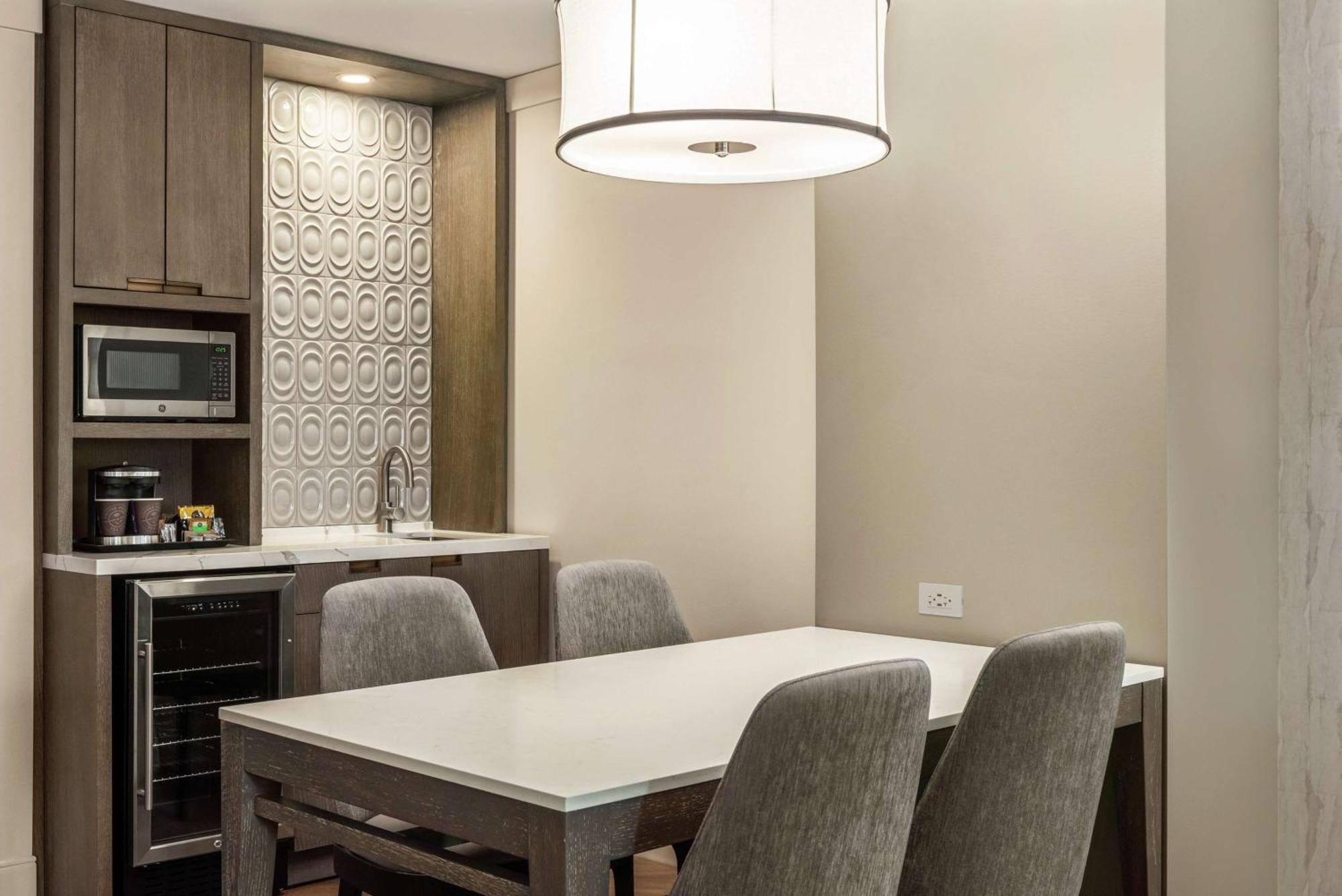 Hilton Grand Vacations Club Chicago Magnificent Mile Hotell Exteriör bild