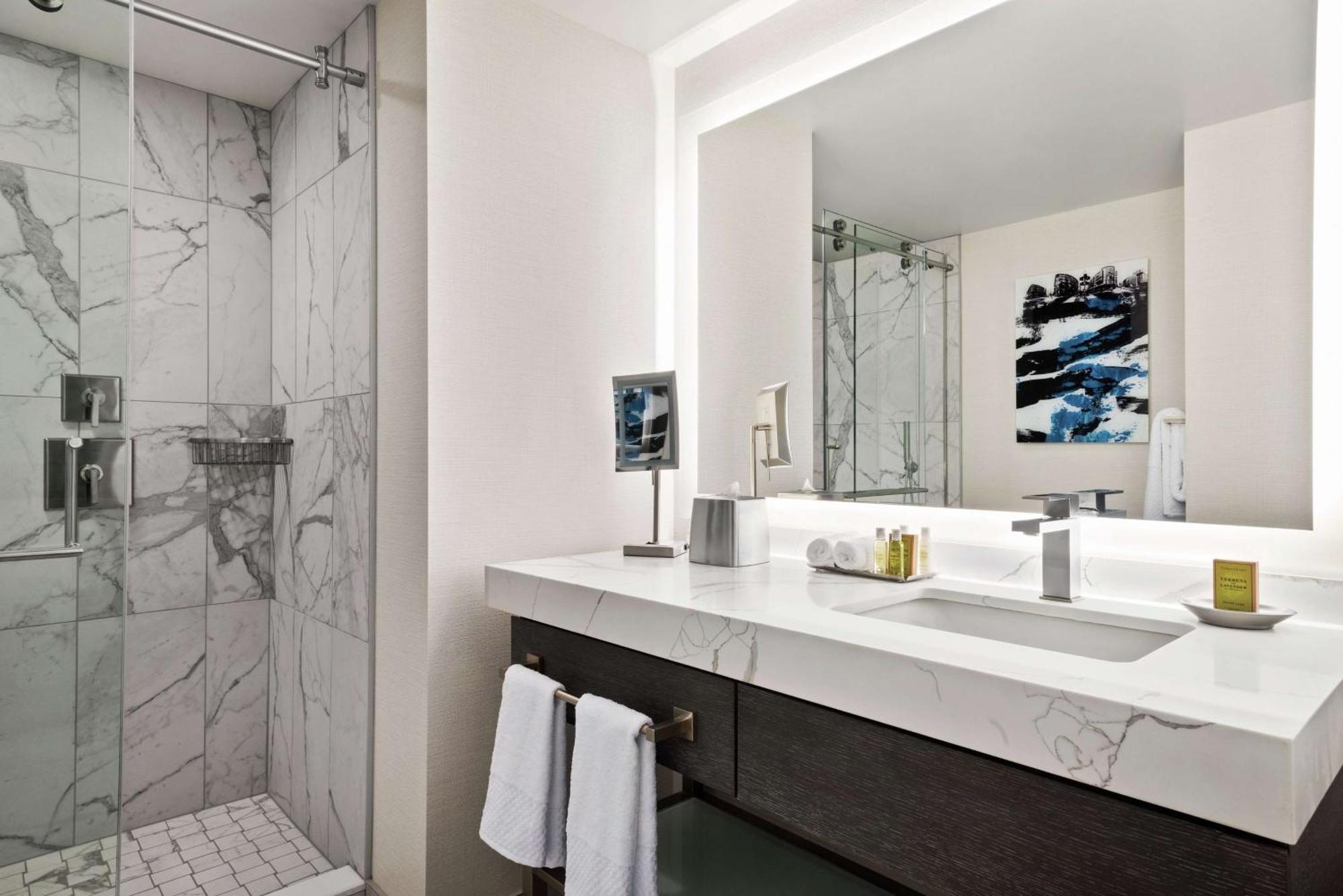Hilton Grand Vacations Club Chicago Magnificent Mile Hotell Exteriör bild